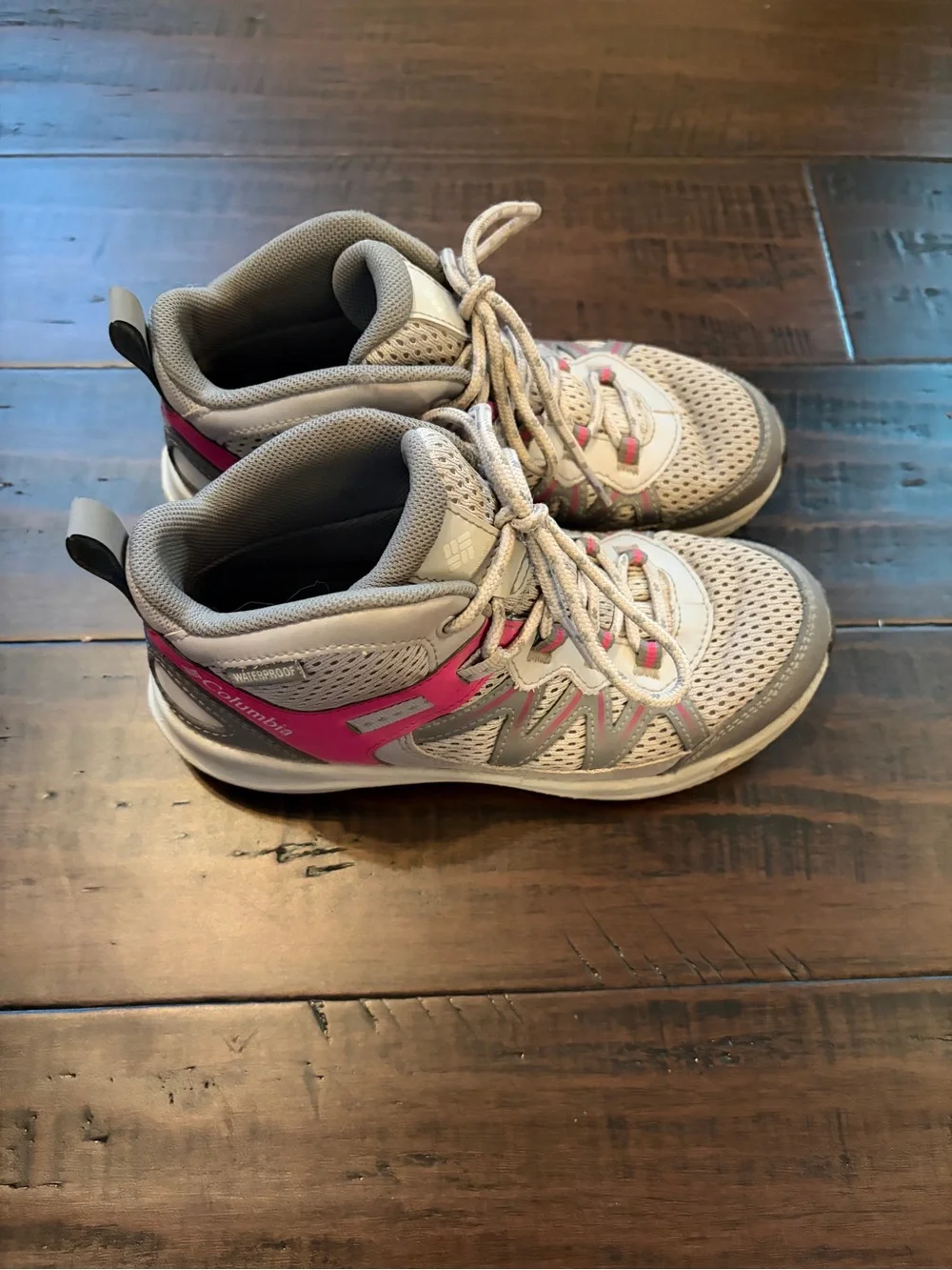 Columbia Light Gray and Pink Youth Hiking Shoe trail outdoors active camping - Picture 10 of 11